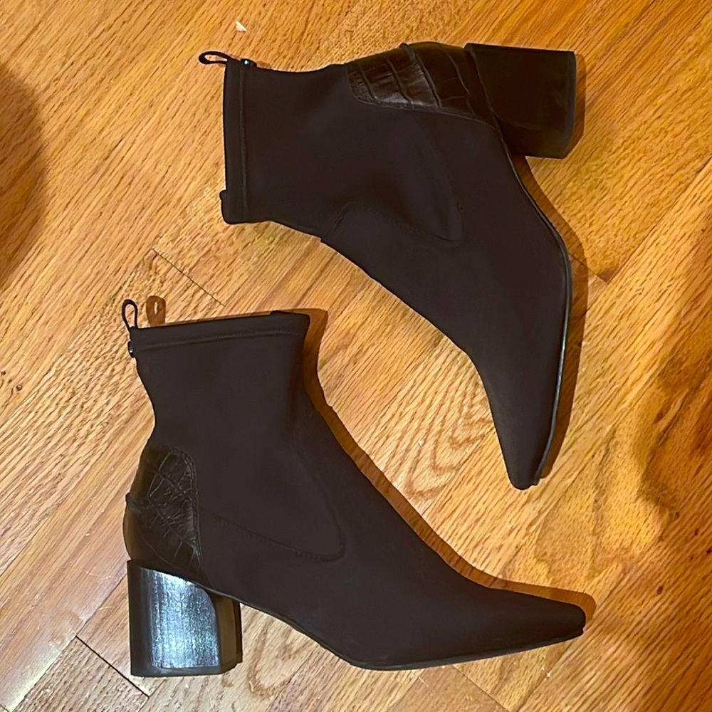 Donald Pliner Booties